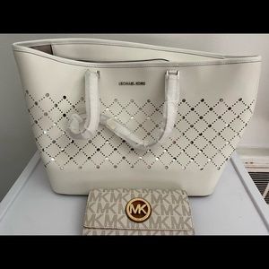 Brand New Never Used Michael Kors Handbag & Wallet